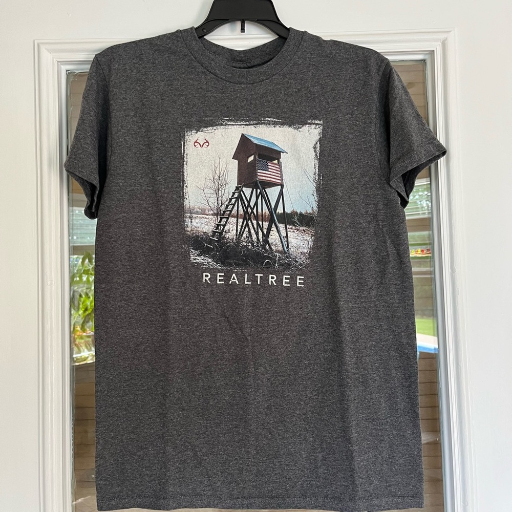 Realtree Short Sleeve T-Shirt (small)